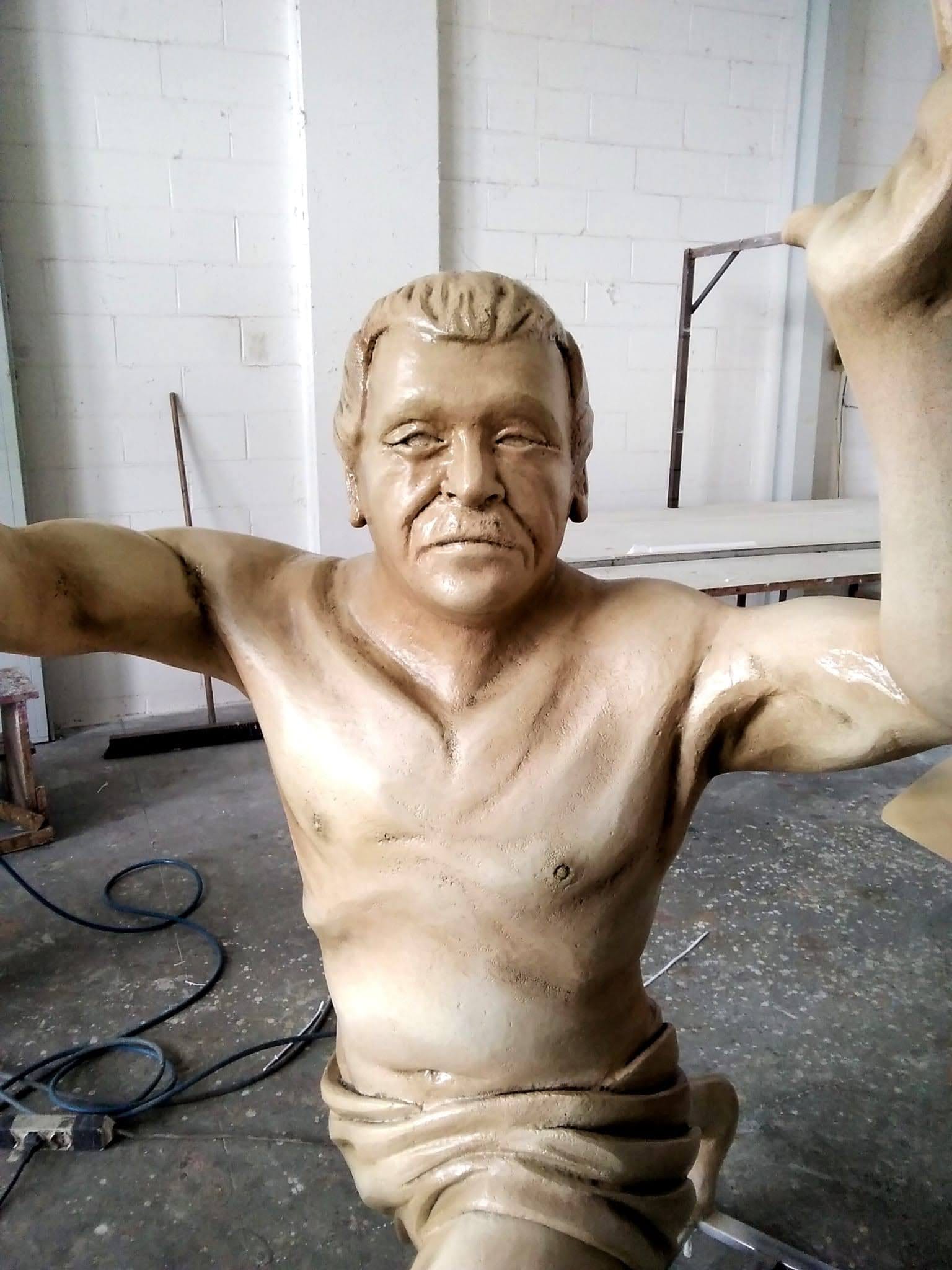 STATUA